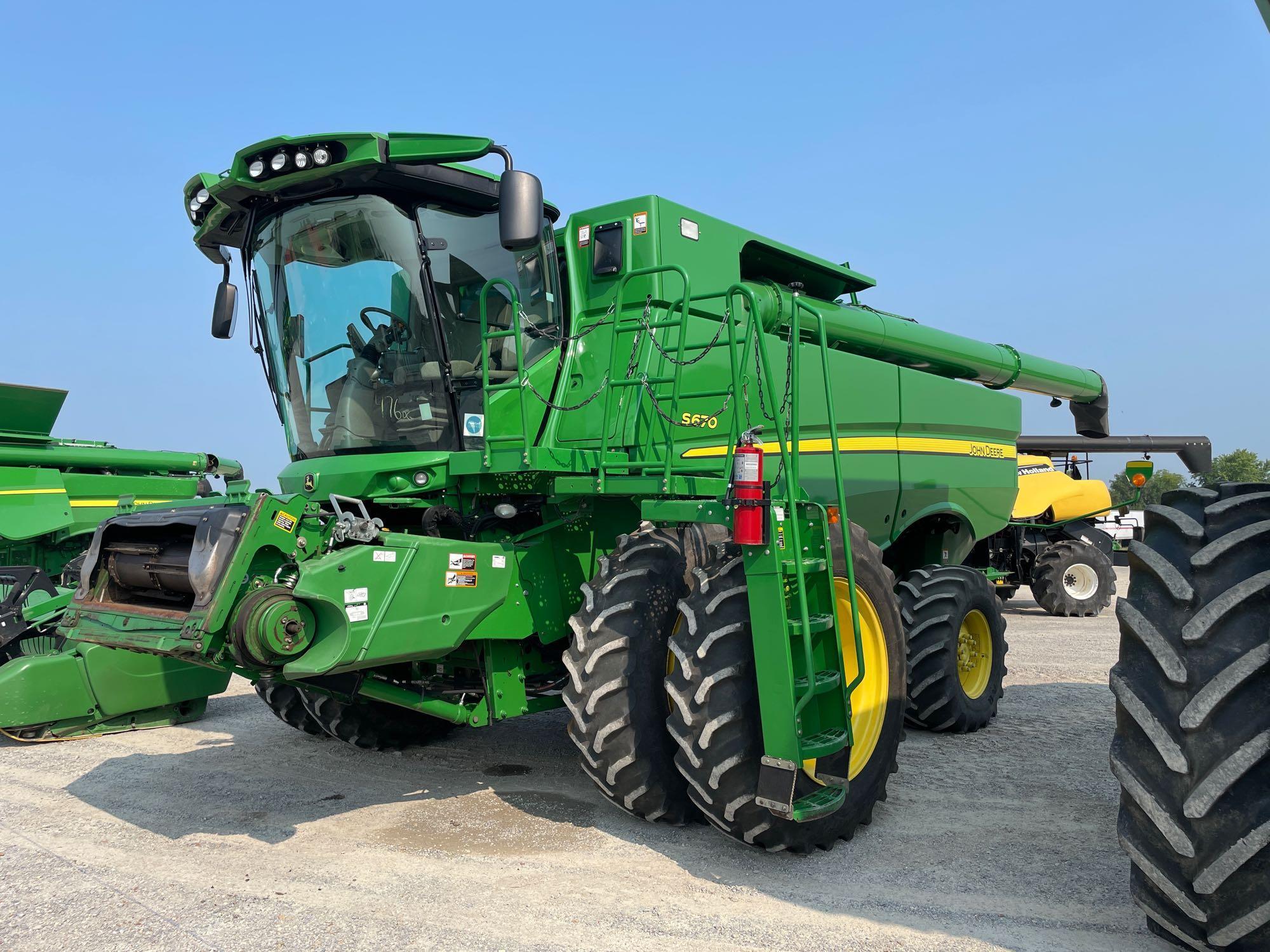 S670 JOHN DEERE COMBINE, 2013 YR.