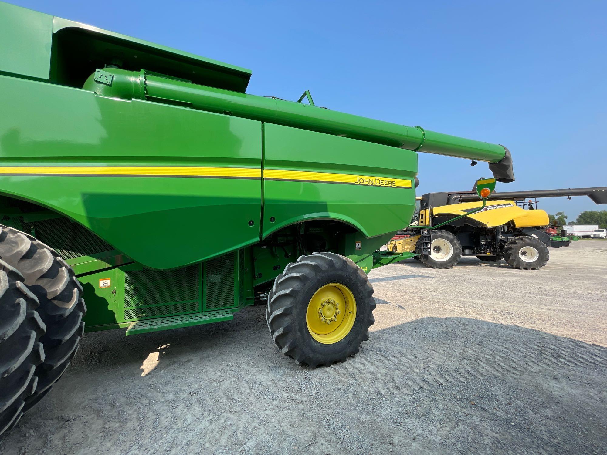S670 JOHN DEERE COMBINE, 2013 YR.