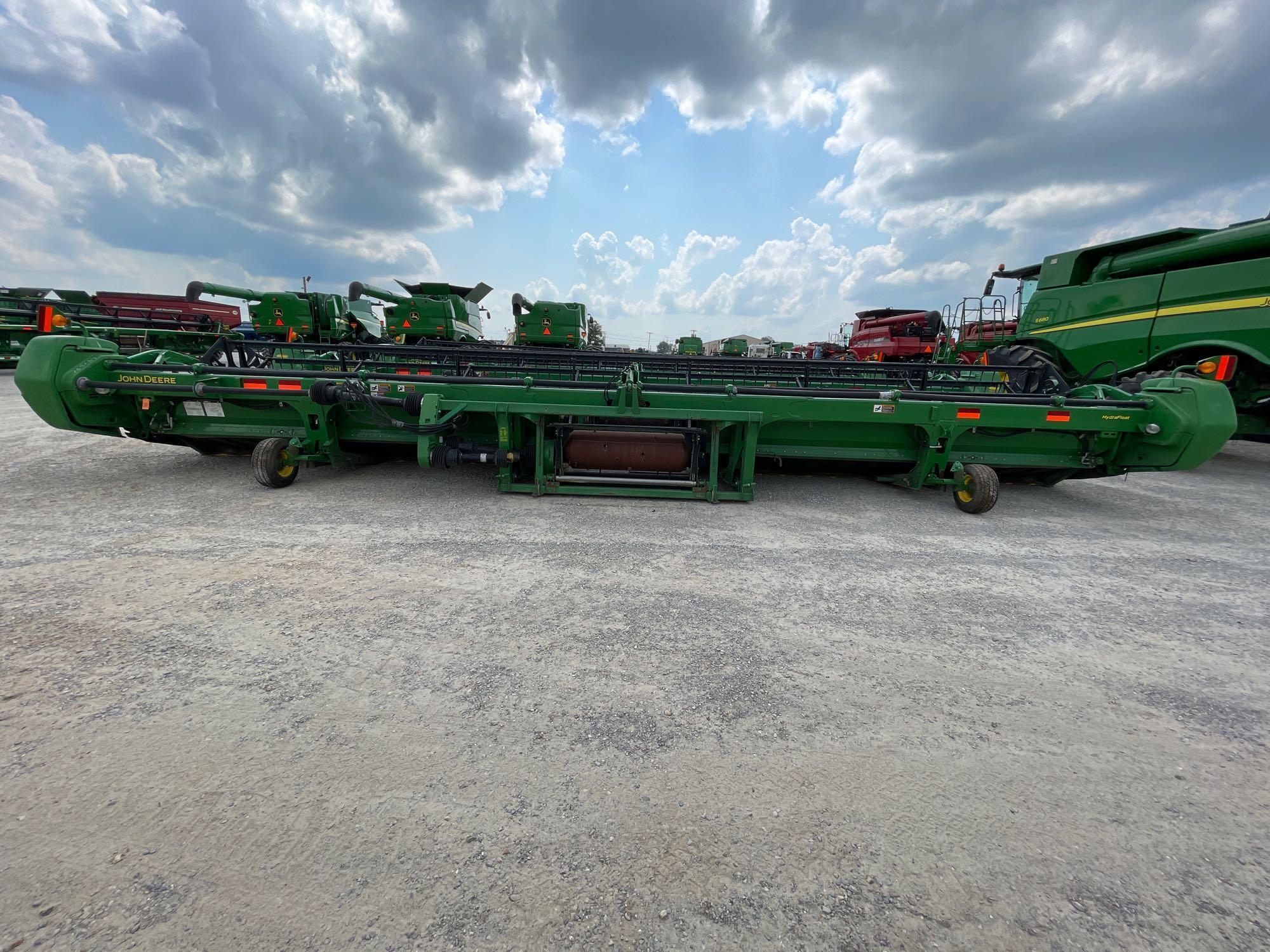 635D JOHN DEERE DRAPER PLATFORM, 2013 YR.