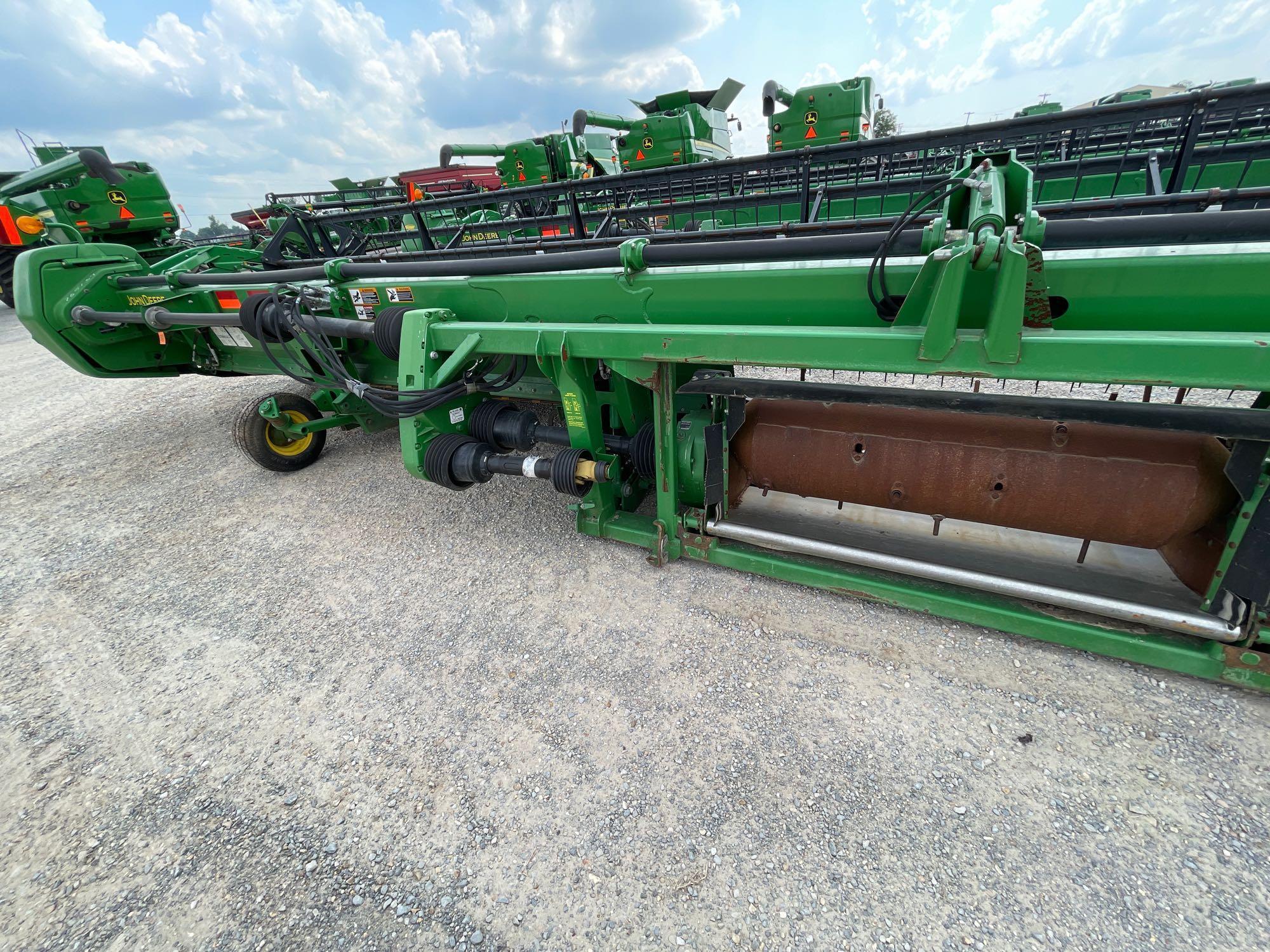 635D JOHN DEERE DRAPER PLATFORM, 2013 YR.