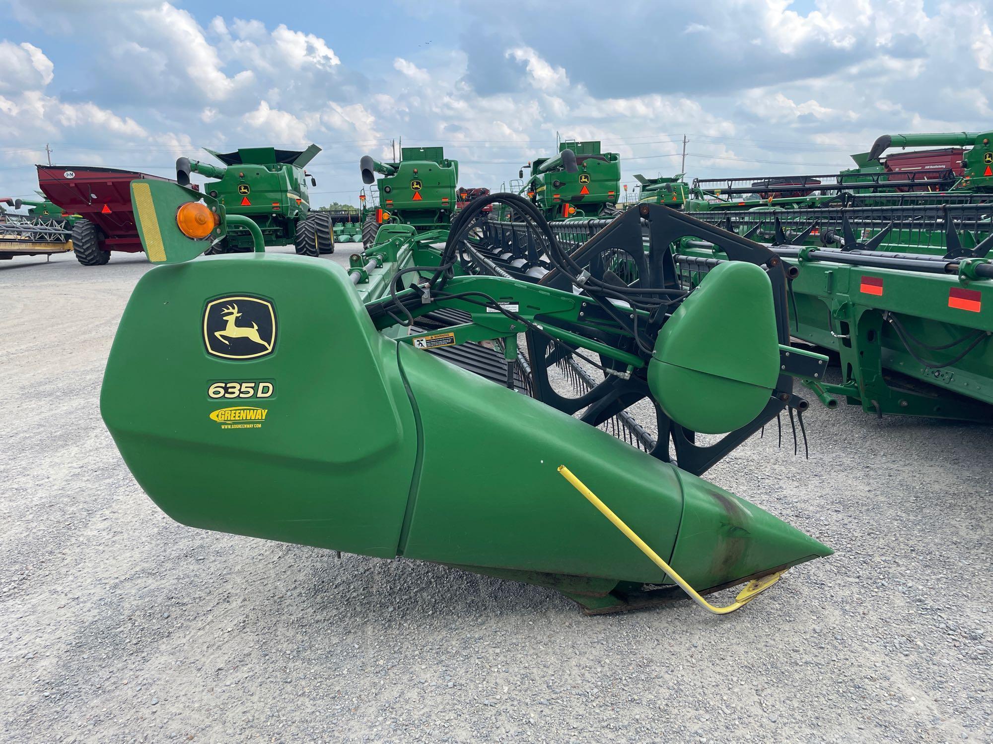 635D JOHN DEERE DRAPER PLATFORM, 2013 YR.