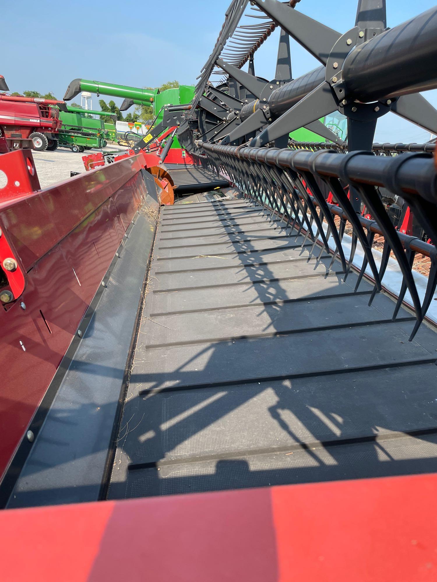 CASE IH DRAPER PLATFORM, 2015 YR.