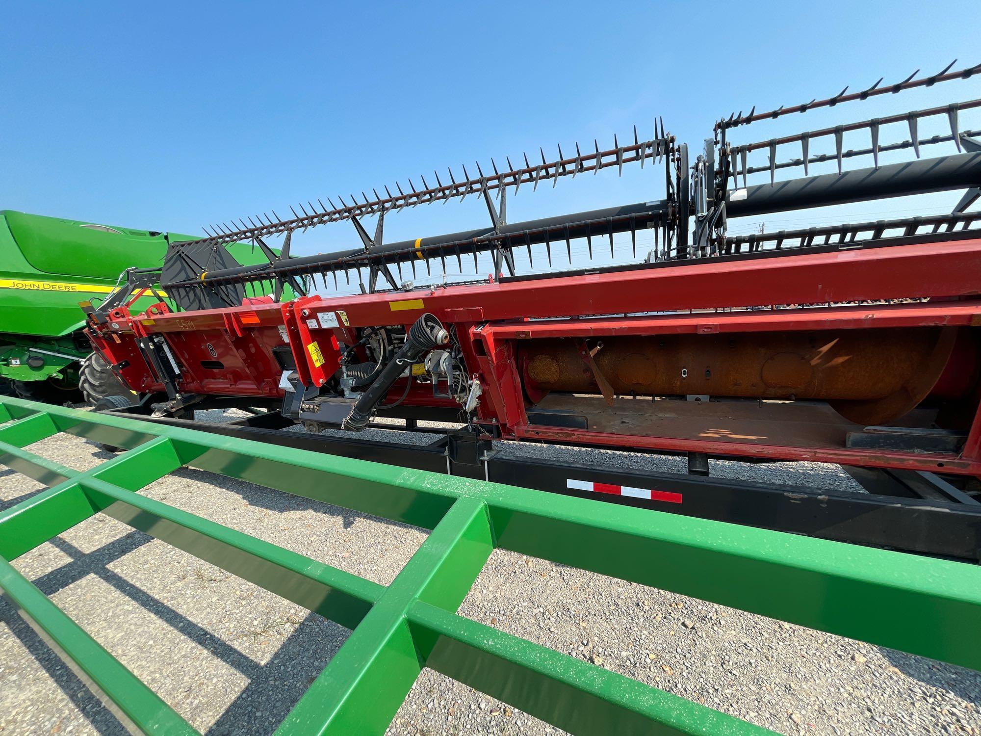CASE IH DRAPER PLATFORM, 2015 YR.