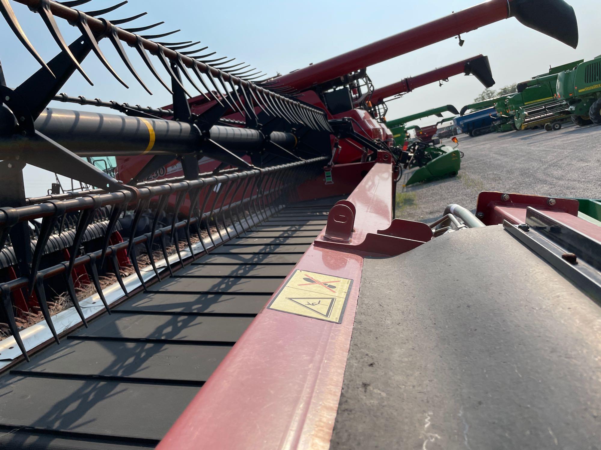 CASE IH DRAPER PLATFORM, 2015 YR.