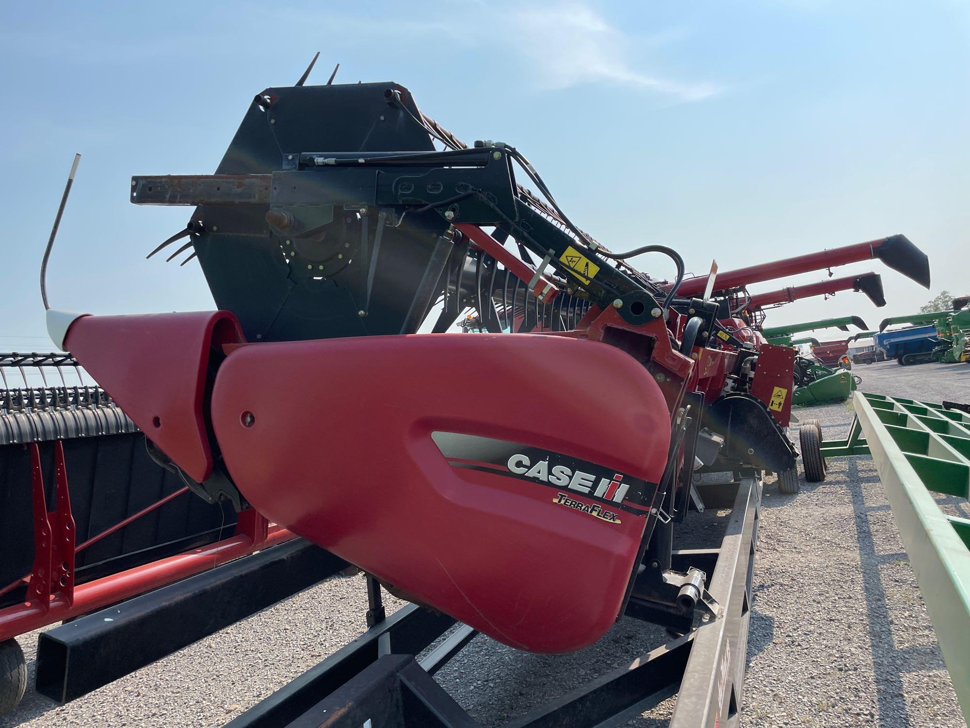 CASE IH DRAPER PLATFORM, 2015 YR.