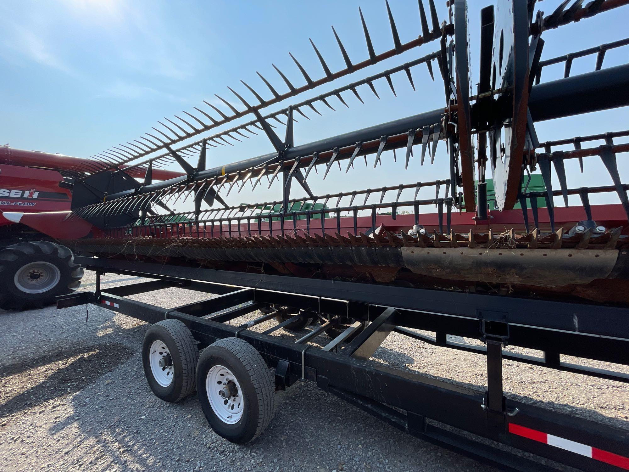 CASE IH DRAPER PLATFORM, 2015 YR.