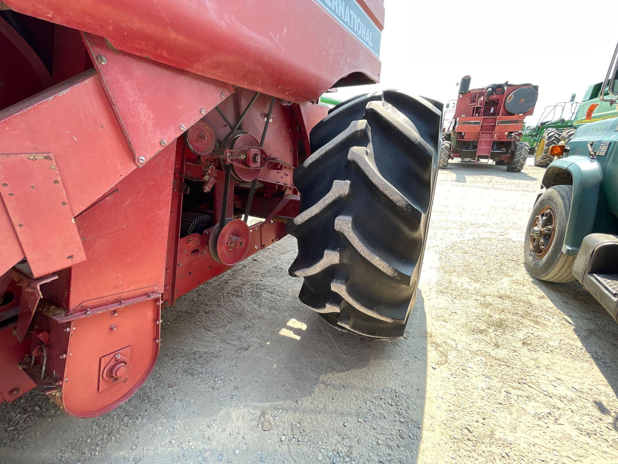 1688 CASE IH COMBINE