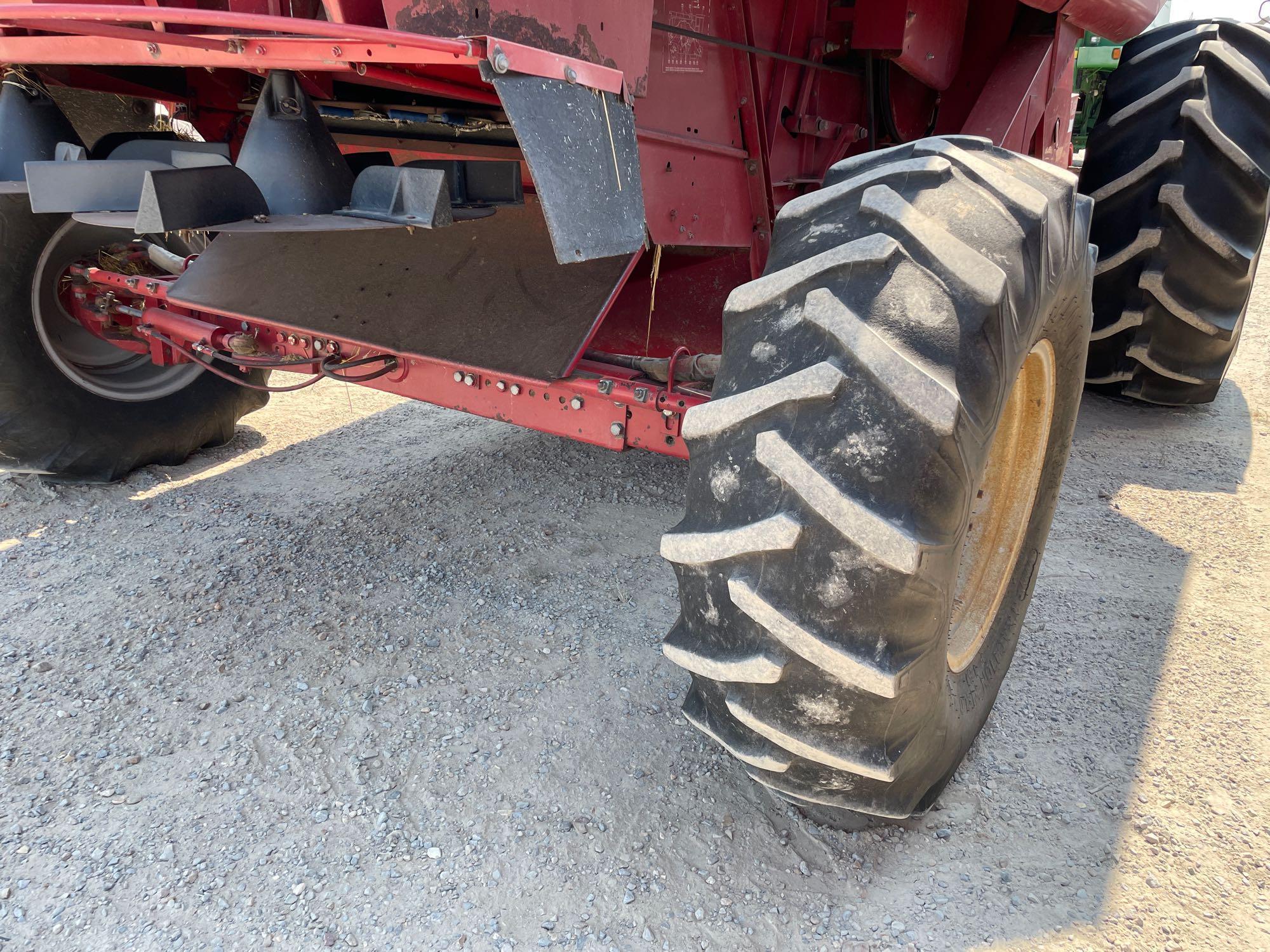 1688 CASE IH COMBINE