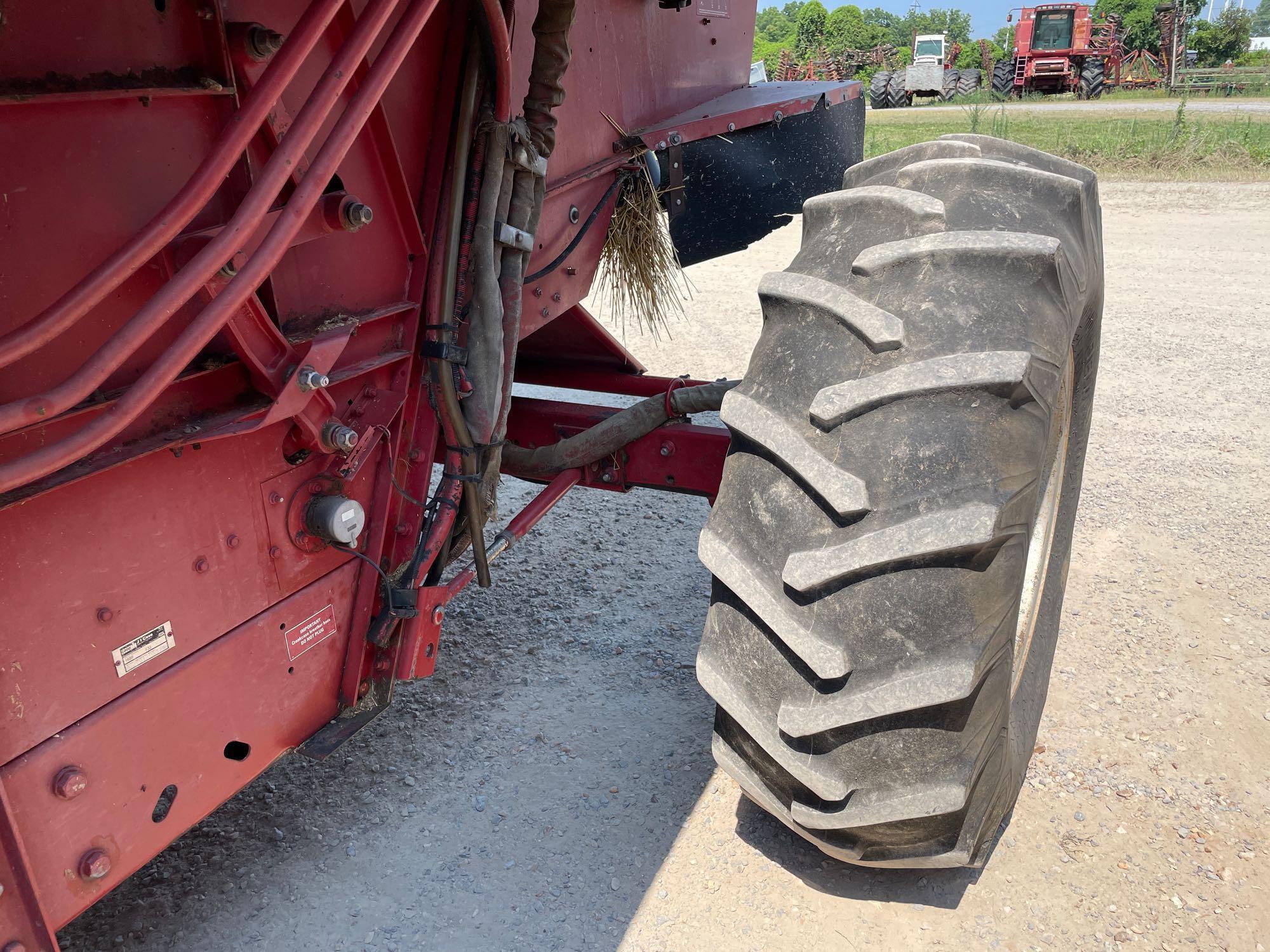 1688 CASE IH COMBINE