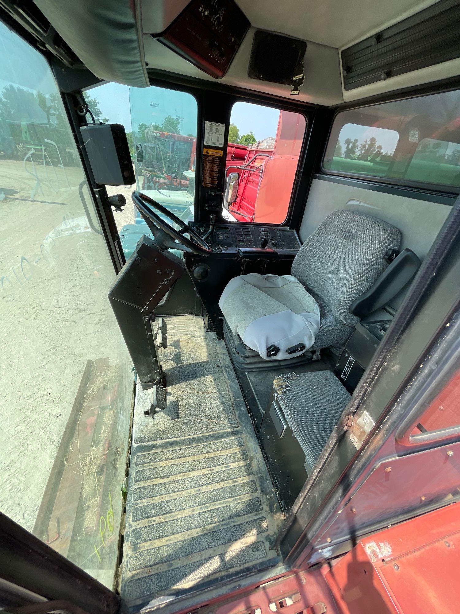 1688 CASE IH COMBINE