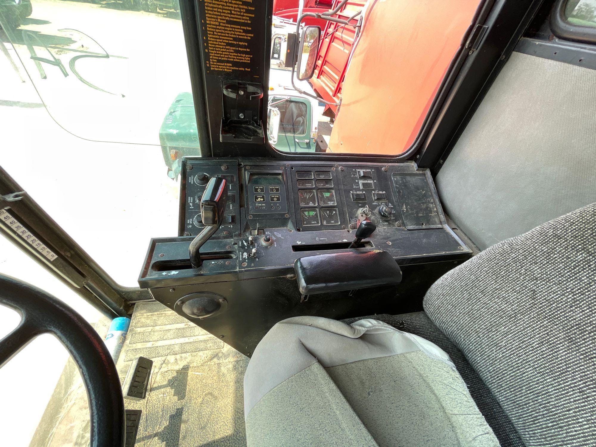 1688 CASE IH COMBINE