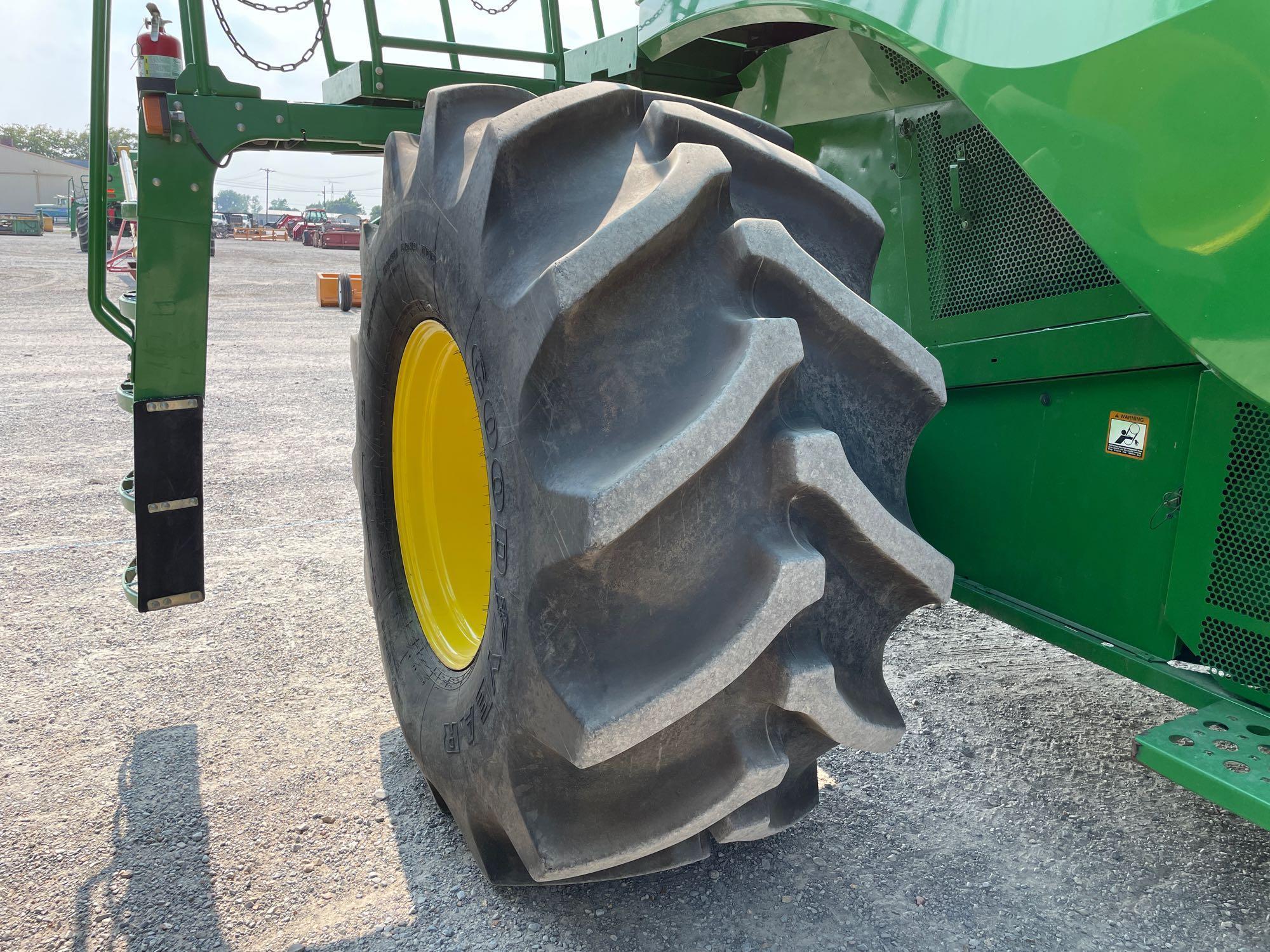 S680 JOHN DEERE COMBINE, 2014 YR.
