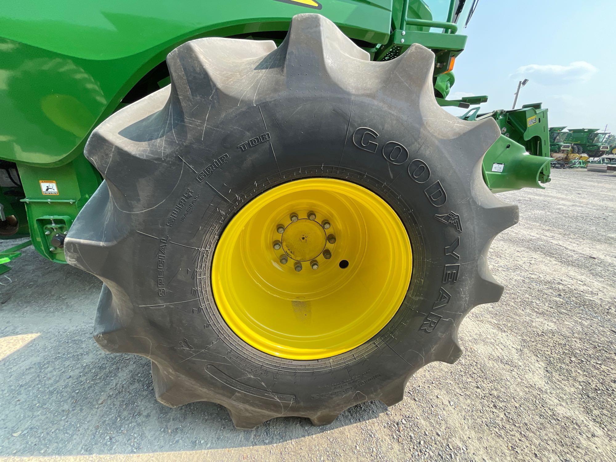 S680 JOHN DEERE COMBINE, 2014 YR.
