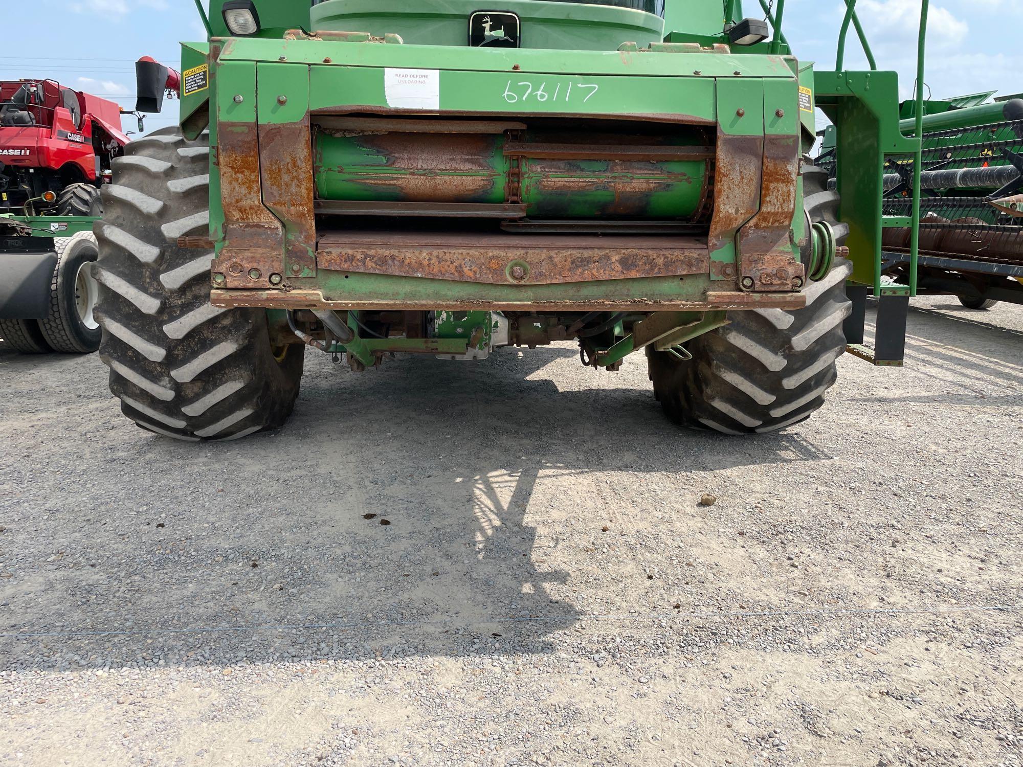 9510 JOHN DEERE COMBINE, 1997 YR.