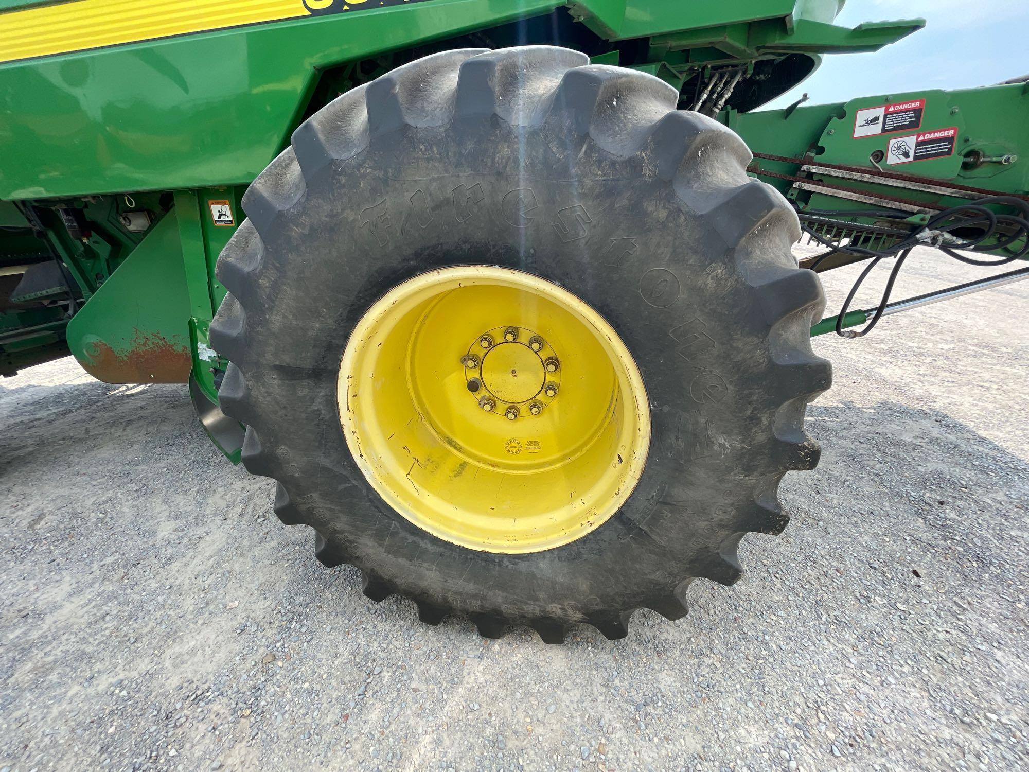 9510 JOHN DEERE COMBINE, 1997 YR.
