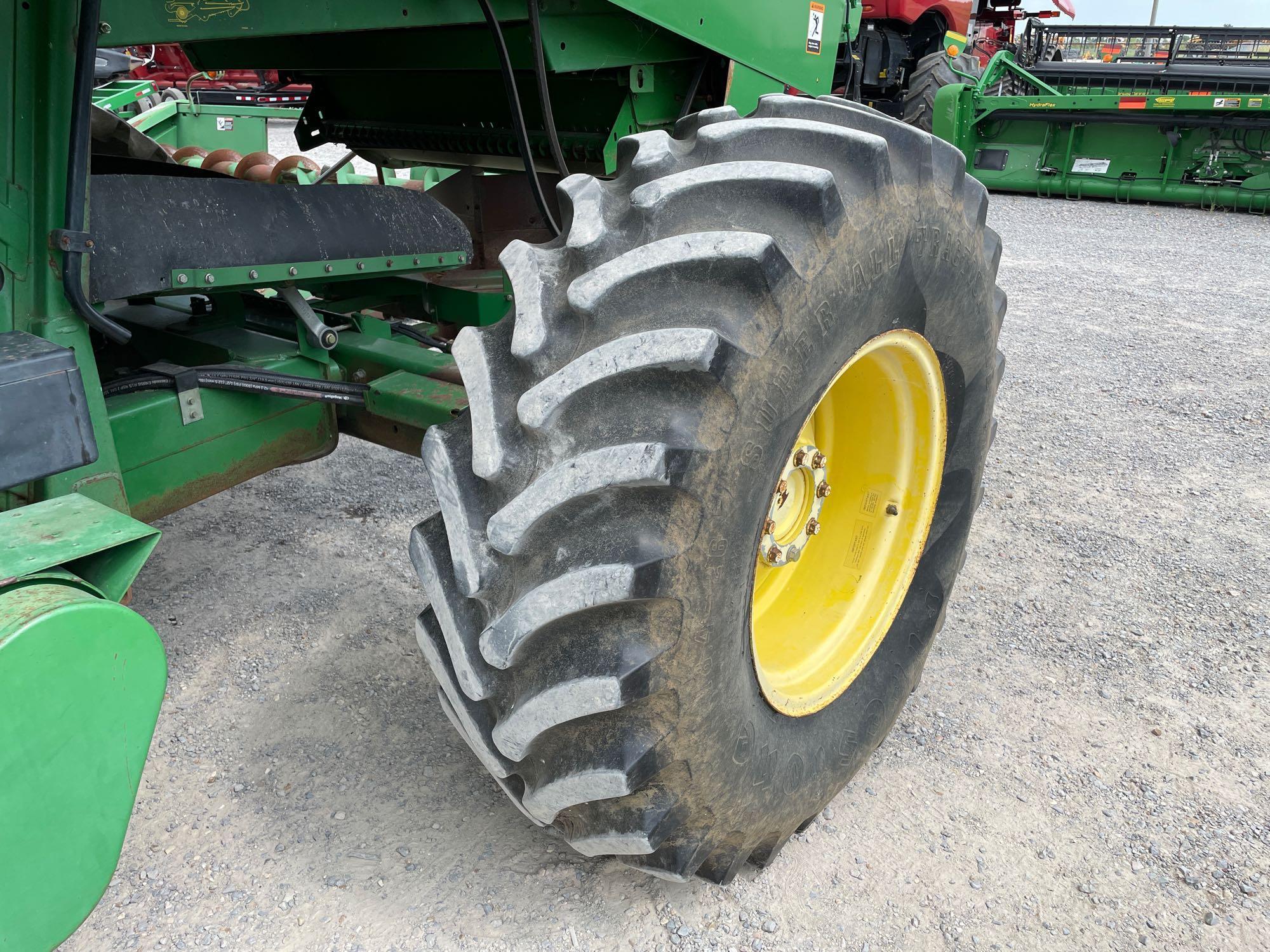 9510 JOHN DEERE COMBINE, 1997 YR.