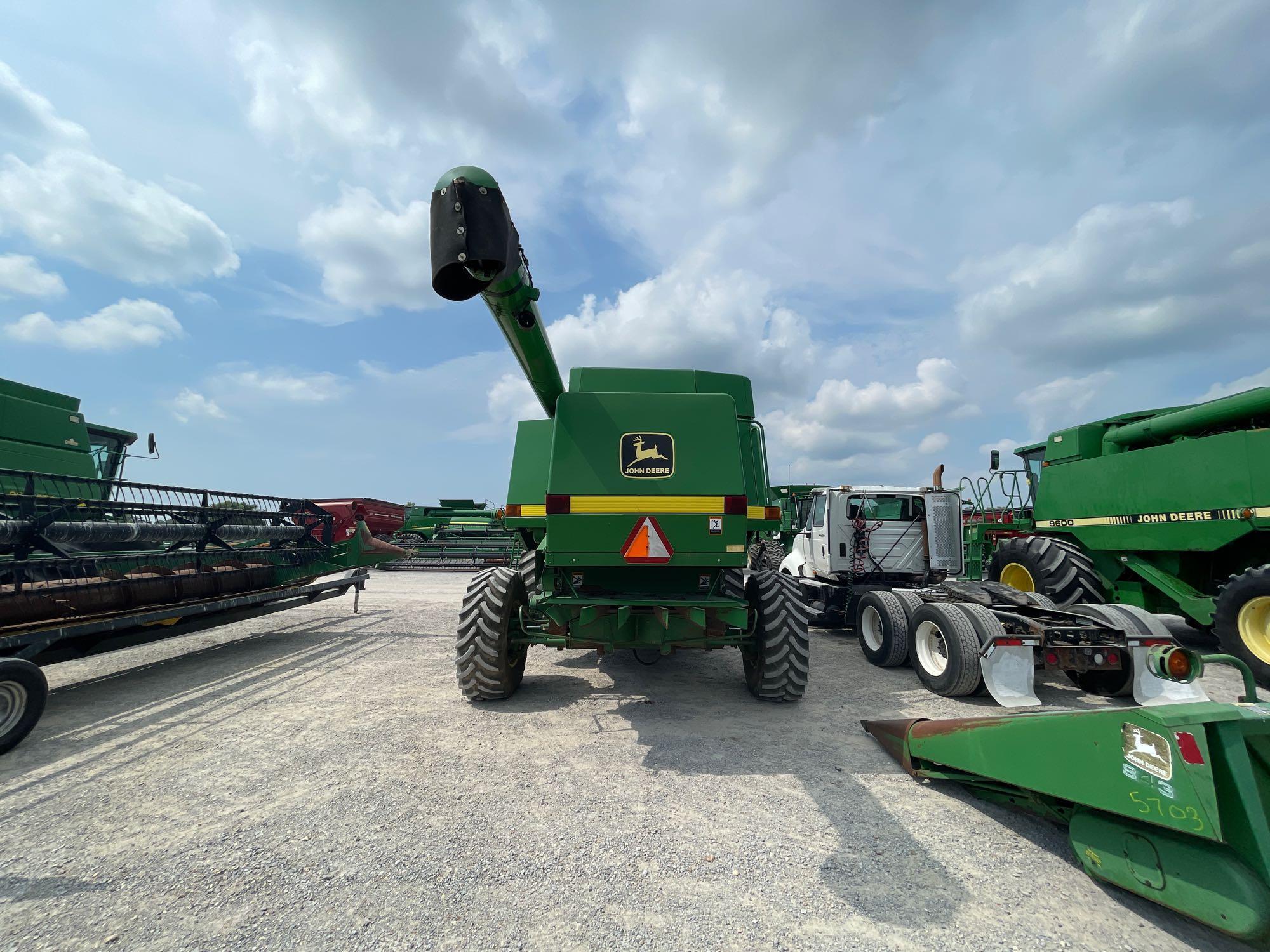 9510 JOHN DEERE COMBINE, 1997 YR.