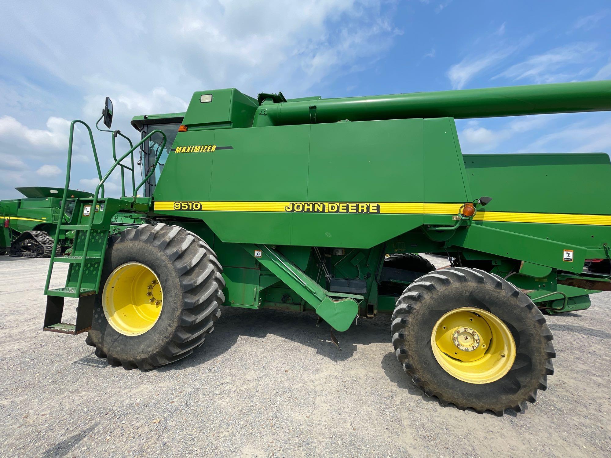 9510 JOHN DEERE COMBINE, 1997 YR.