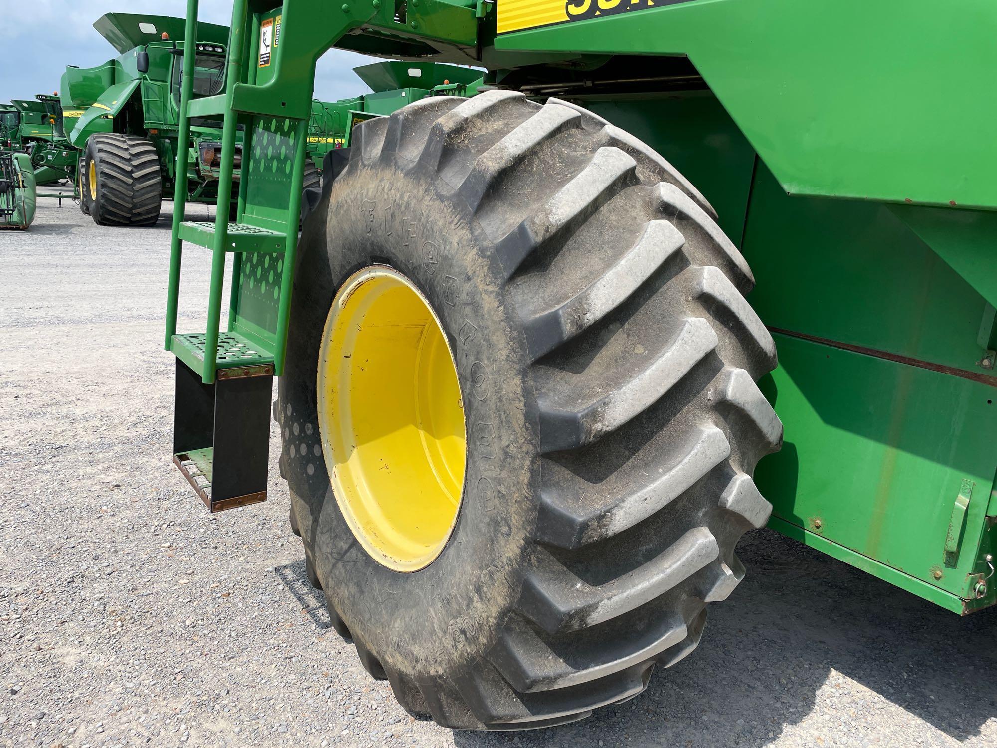 9510 JOHN DEERE COMBINE, 1997 YR.