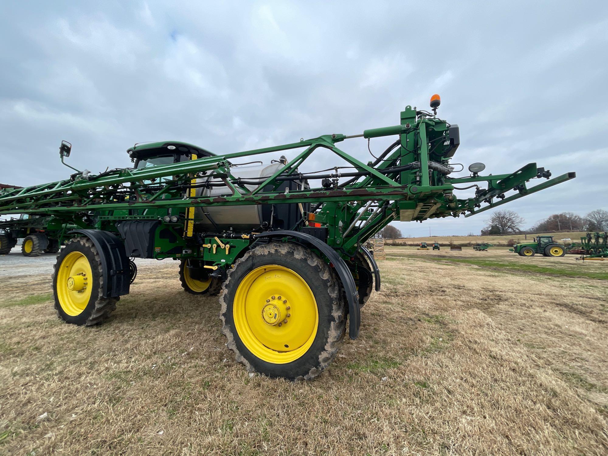 4038 JOHN DEERE SPRAYER