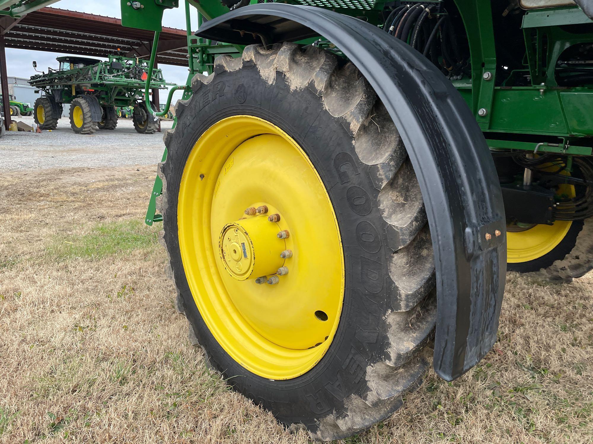 4038 JOHN DEERE SPRAYER