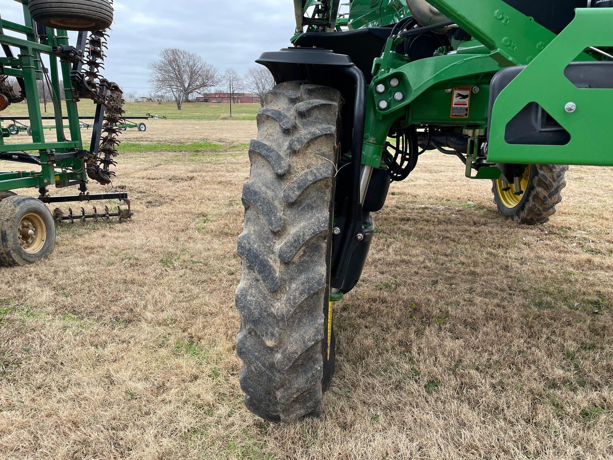 4038 JOHN DEERE SPRAYER