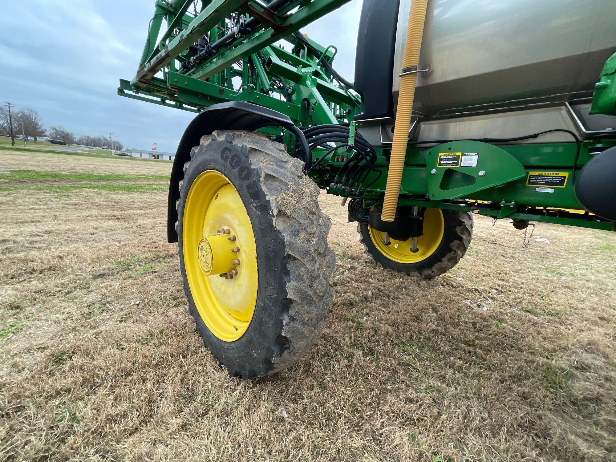 4038 JOHN DEERE SPRAYER