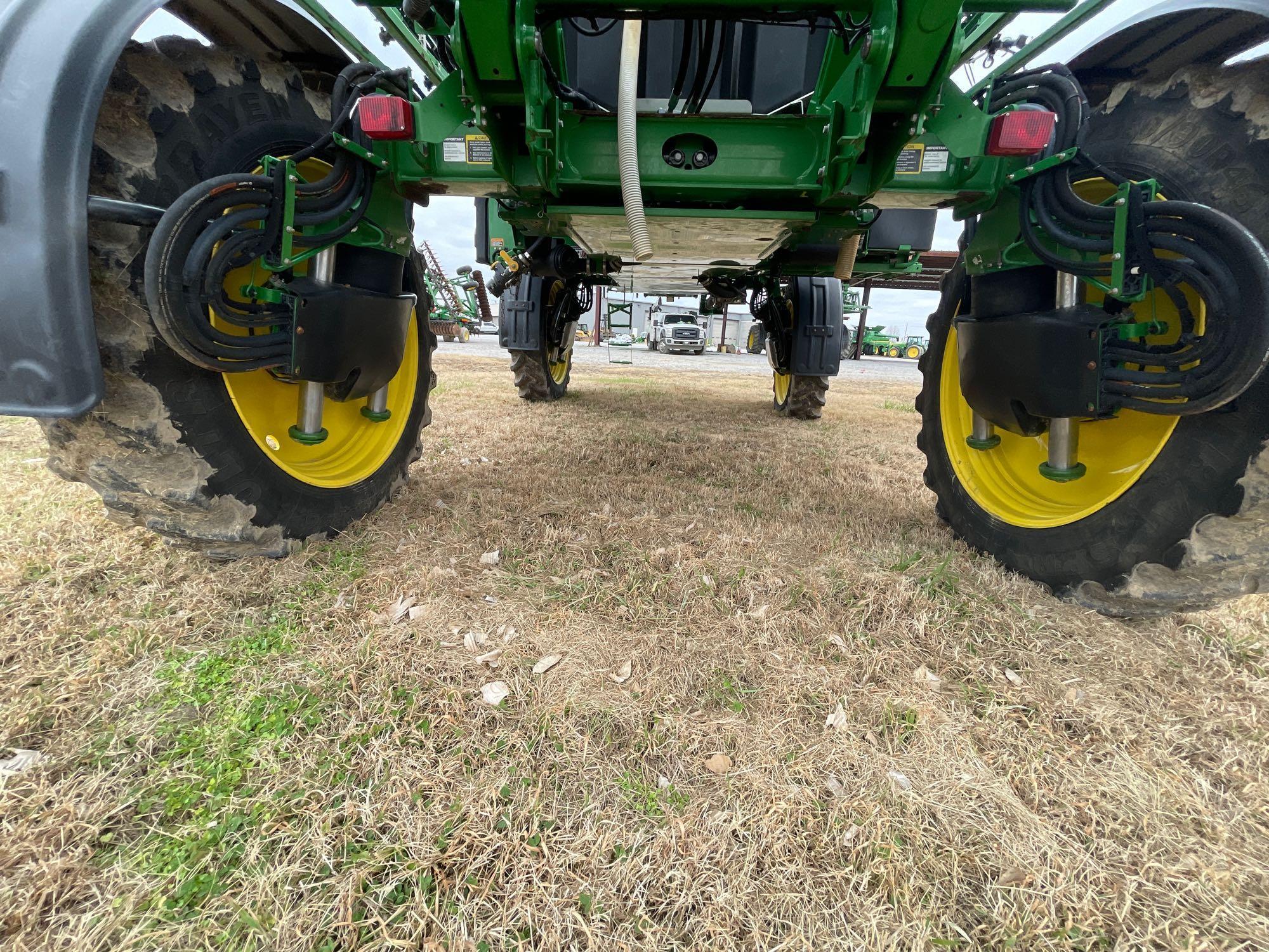 4038 JOHN DEERE SPRAYER
