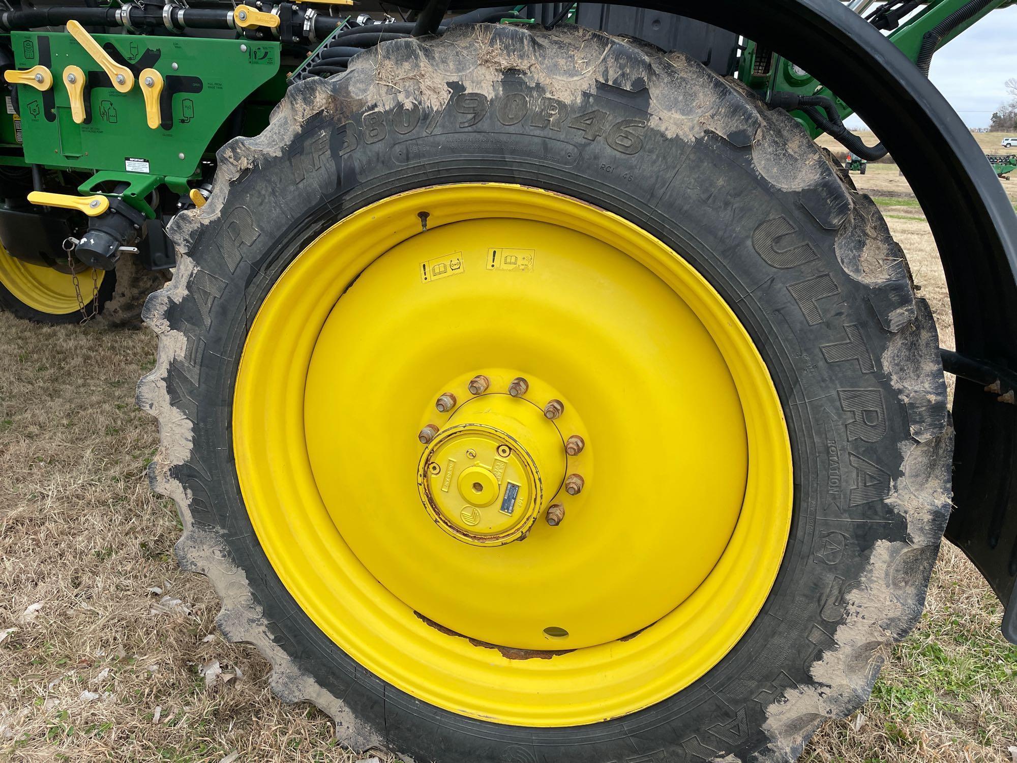 4038 JOHN DEERE SPRAYER