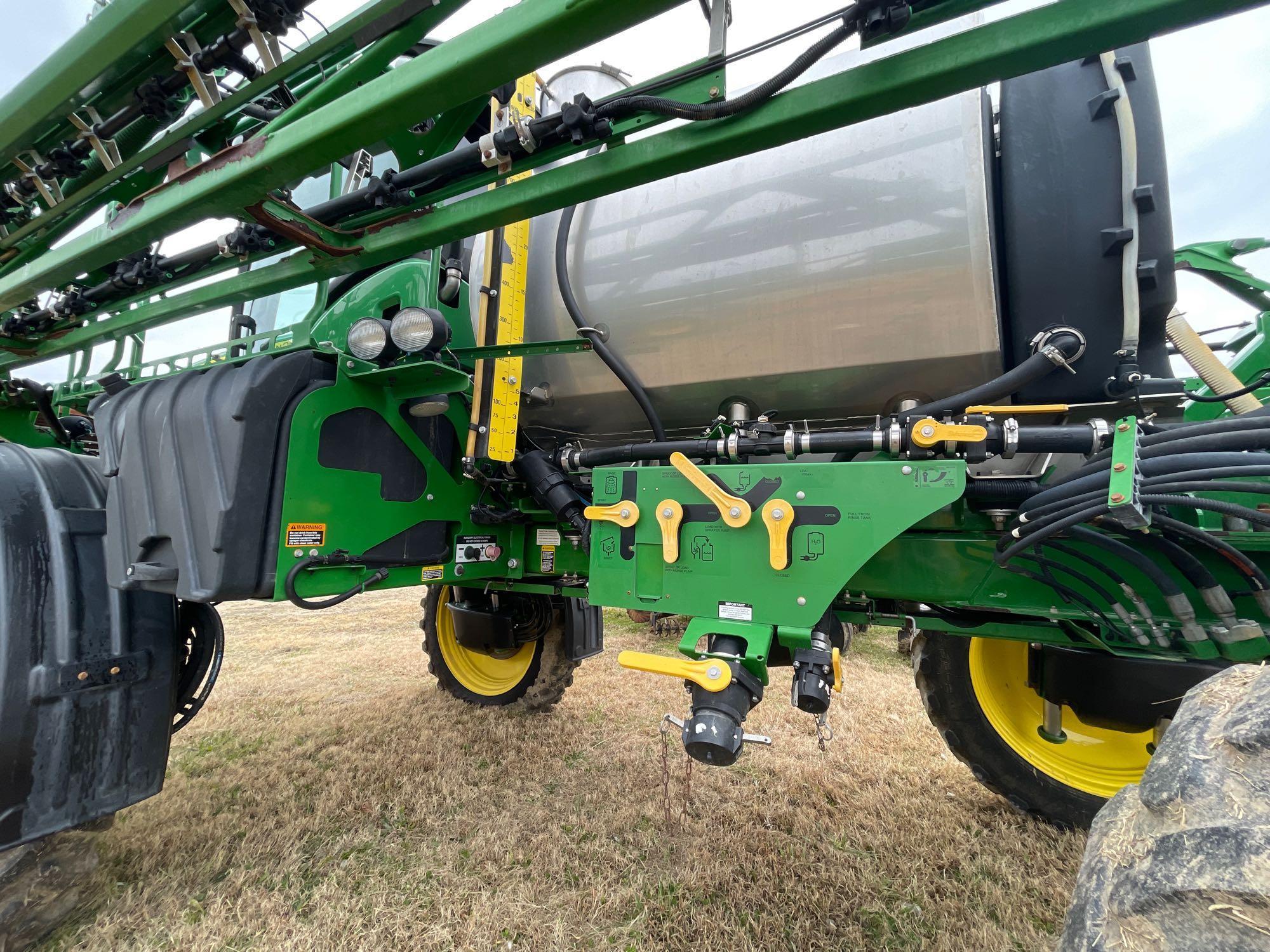 4038 JOHN DEERE SPRAYER