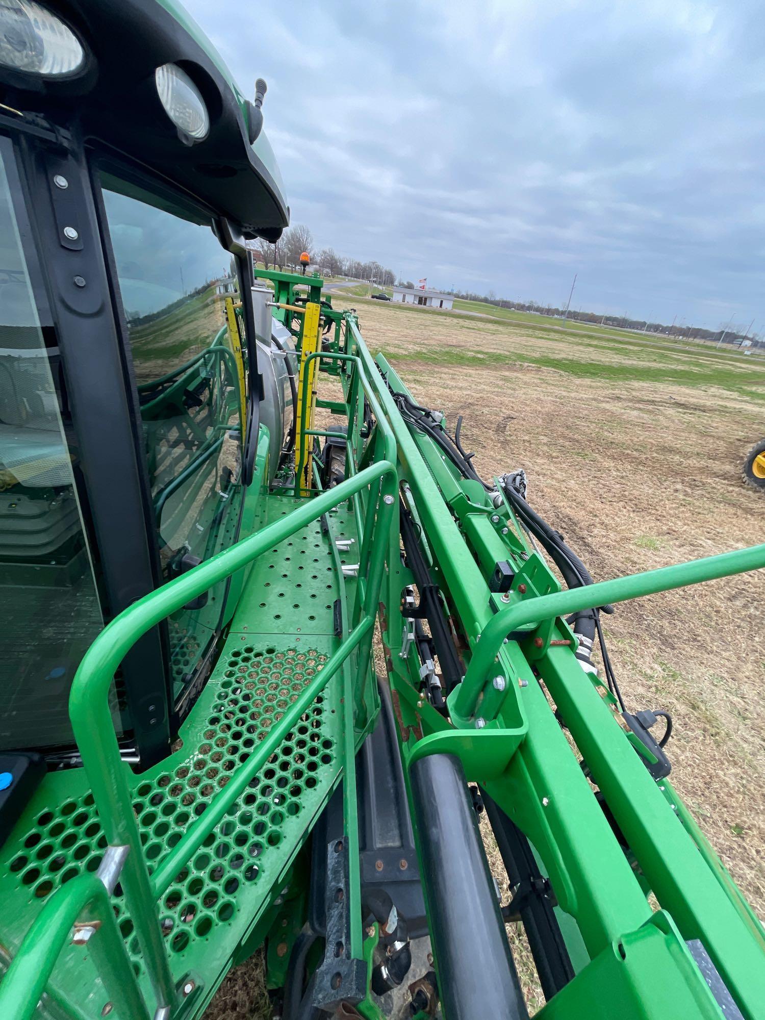 4038 JOHN DEERE SPRAYER
