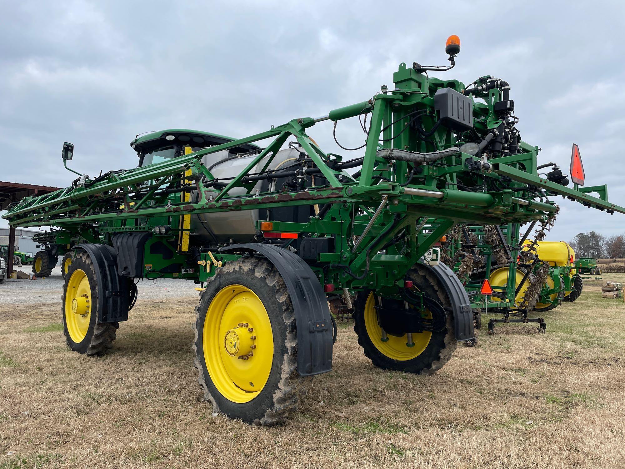4038 JOHN DEERE SPRAYER