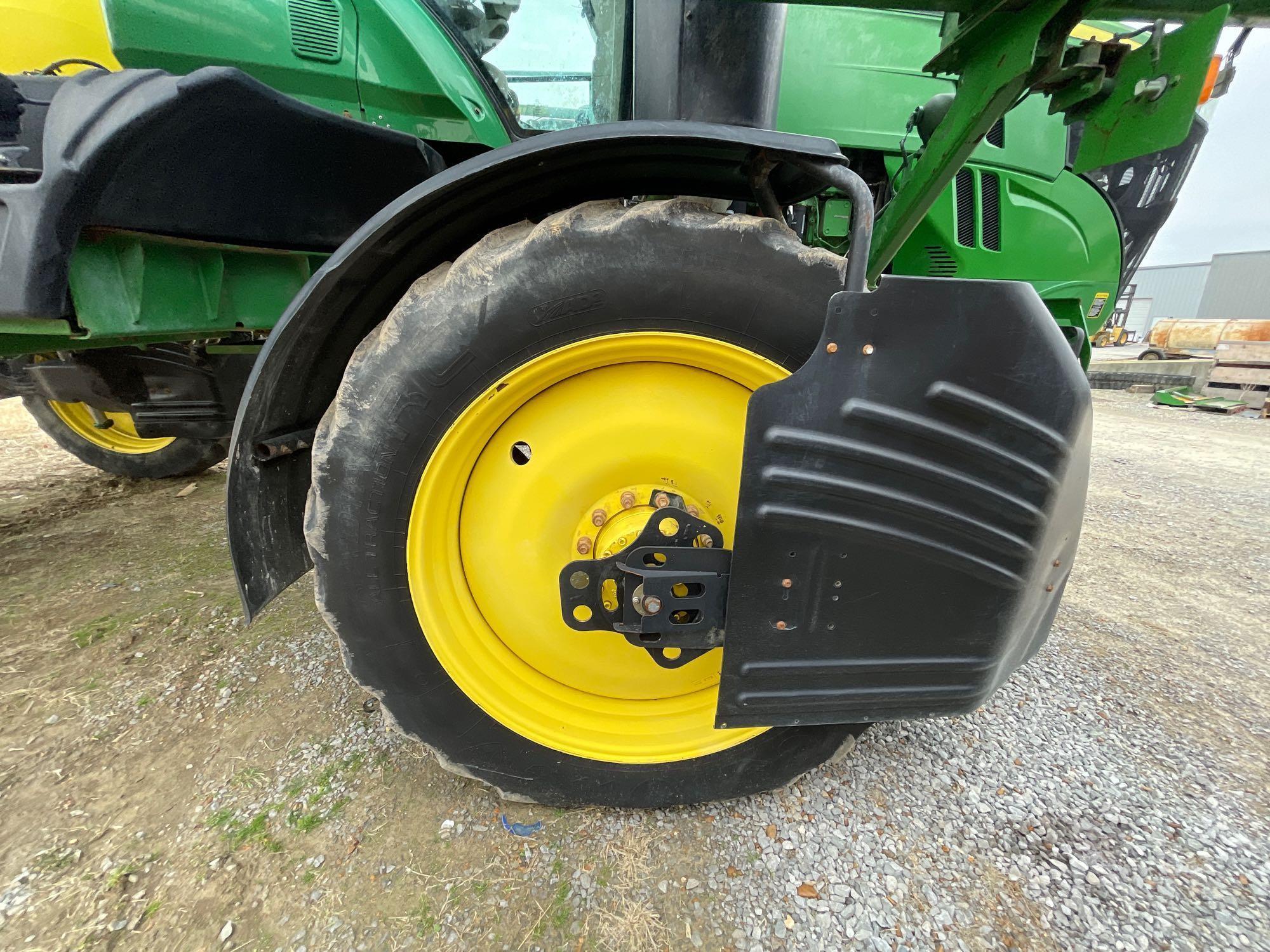 R4030 JOHN DEERE SPRAYER