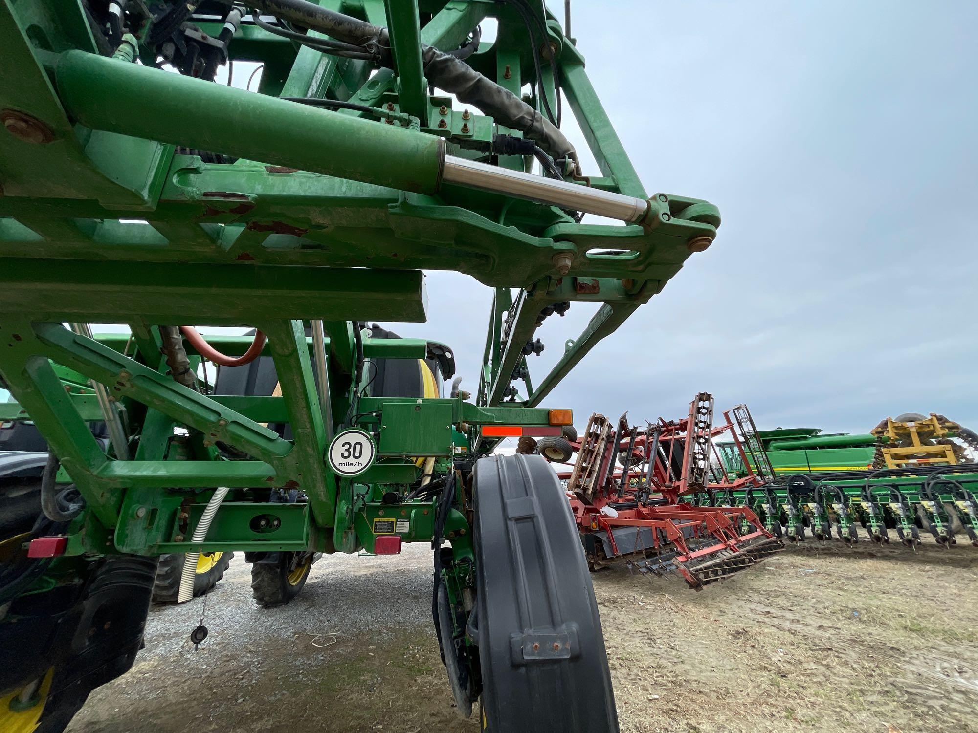 R4030 JOHN DEERE SPRAYER