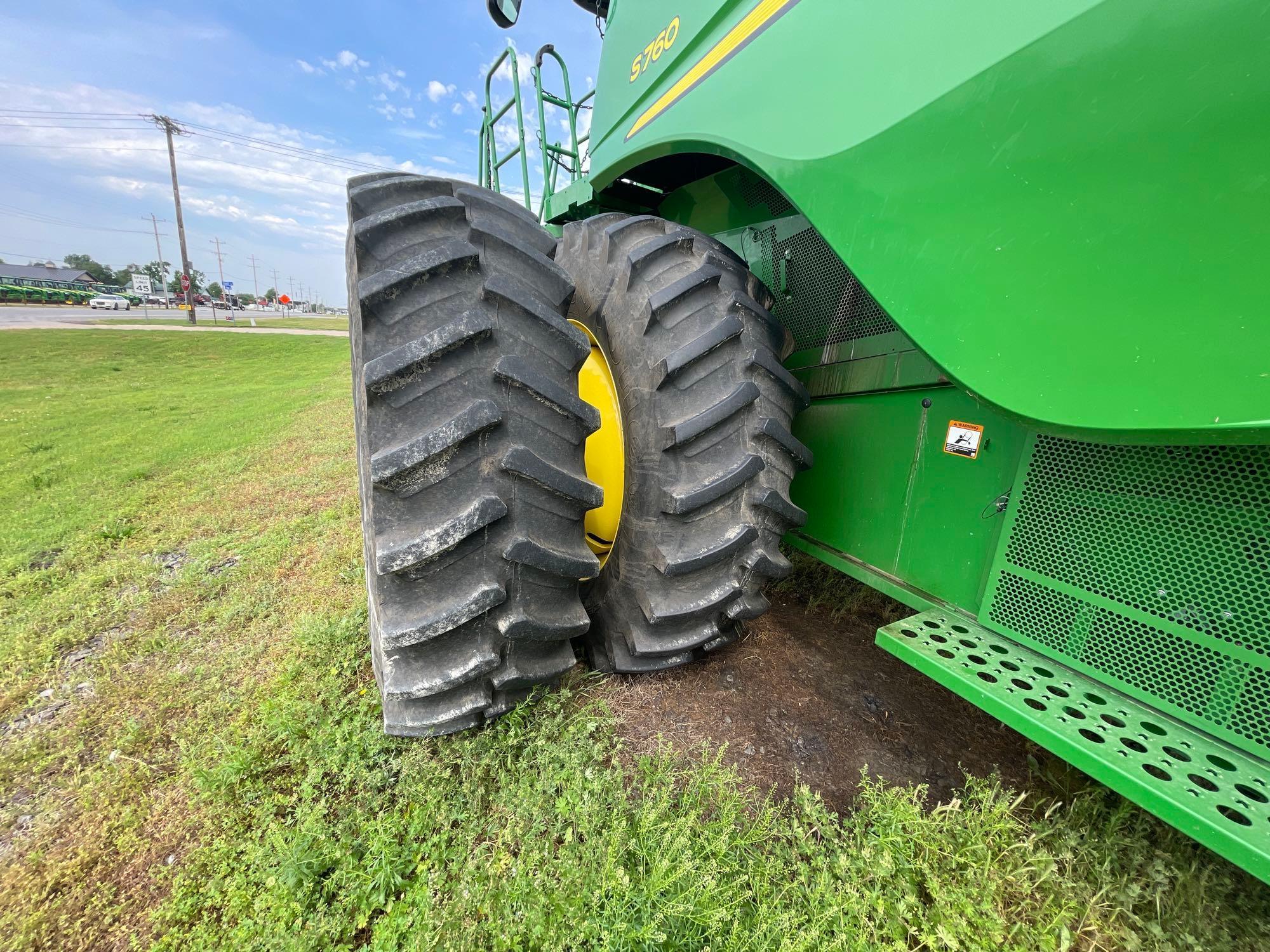S760 JOHN DEERE COMBINE