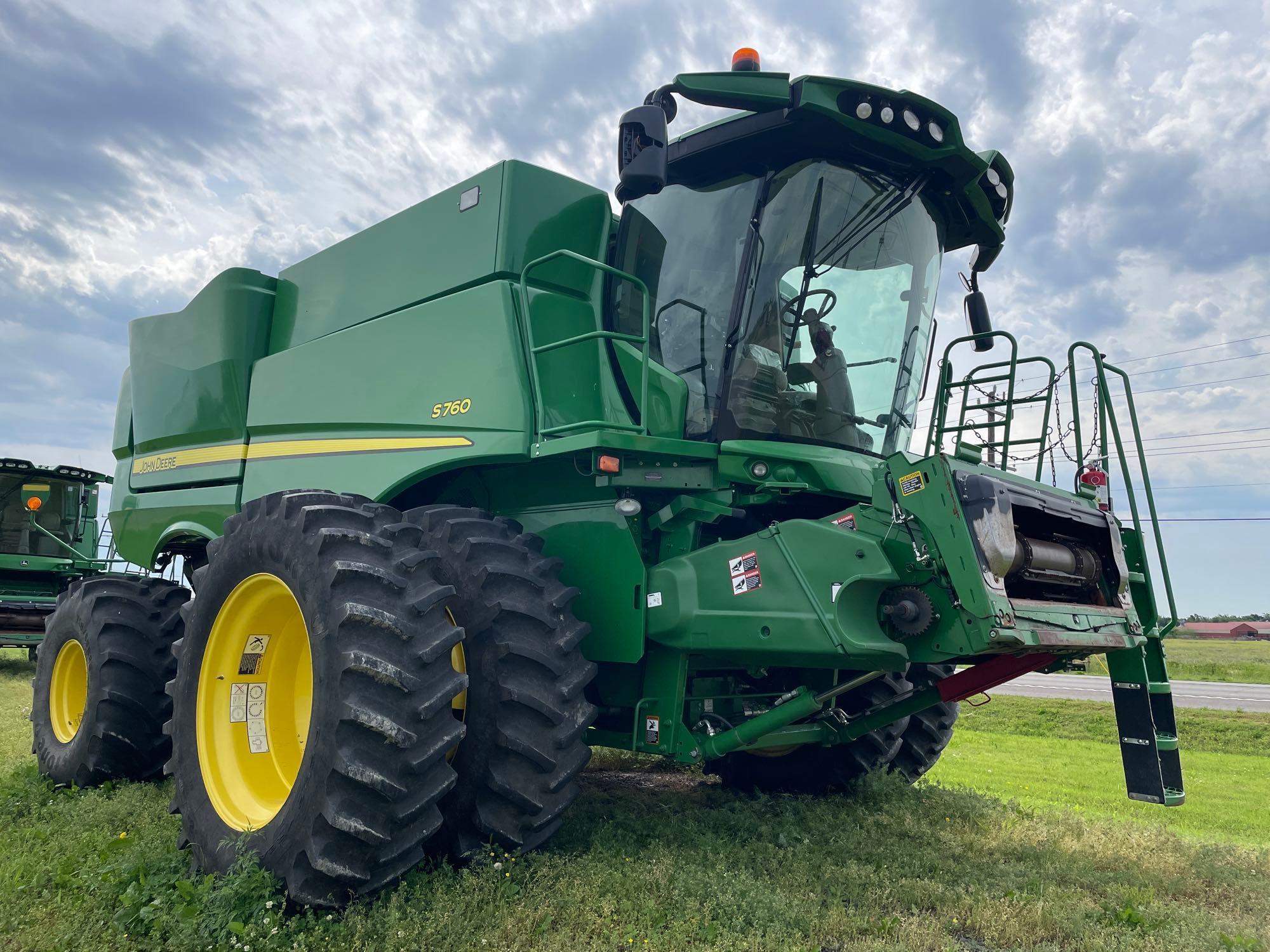 S760 JOHN DEERE COMBINE