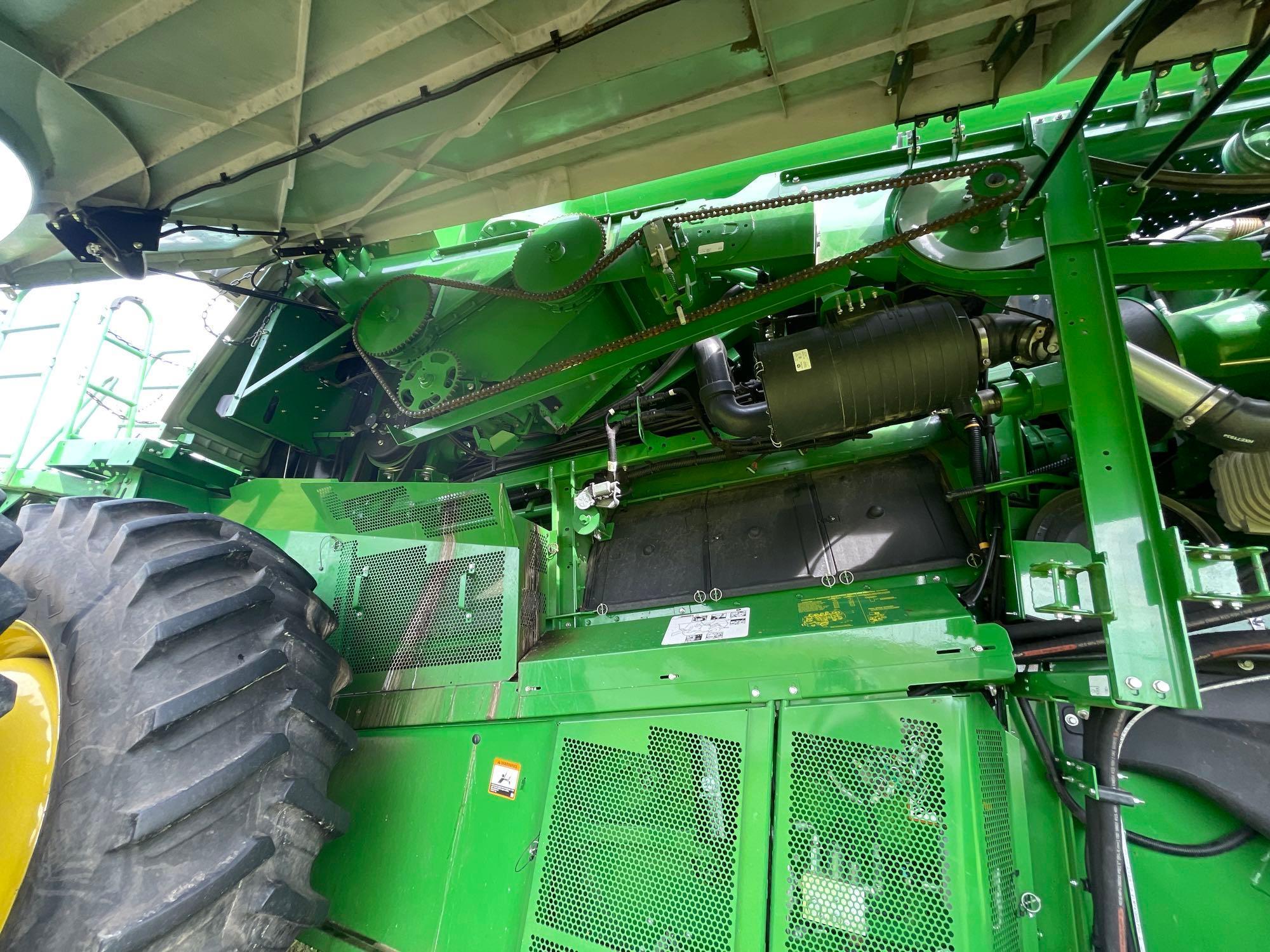 S760 JOHN DEERE COMBINE