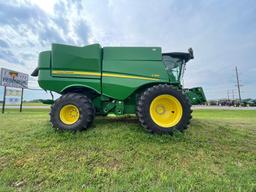 S760 JOHN DEERE COMBINE