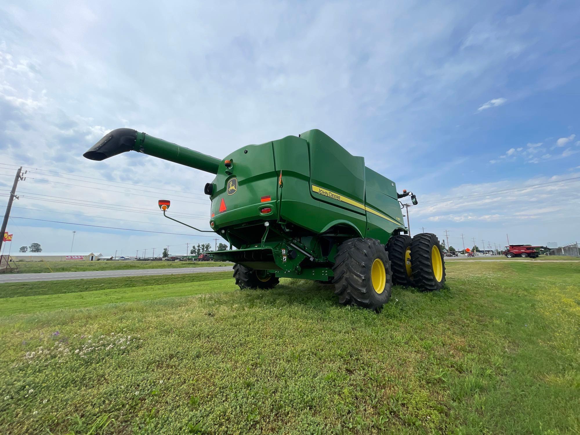 S760 JOHN DEERE COMBINE