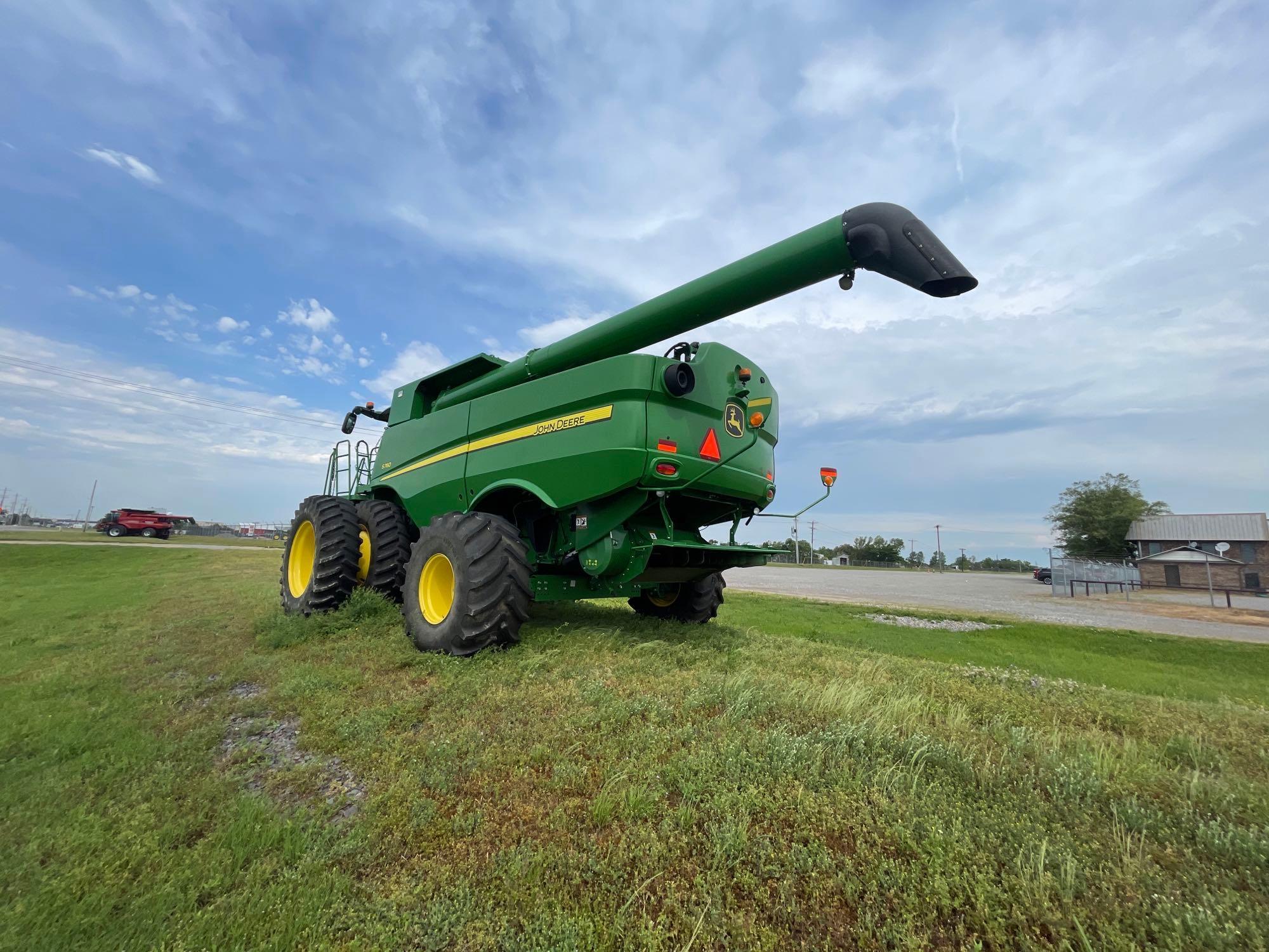S760 JOHN DEERE COMBINE