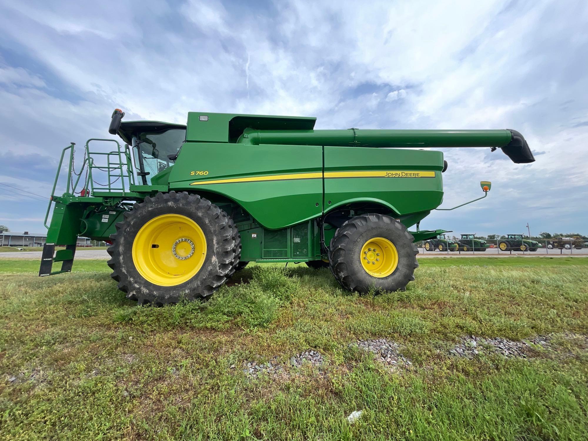 S760 JOHN DEERE COMBINE