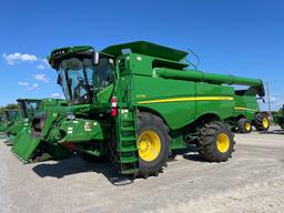 S770 JOHN DEERE COMBINE