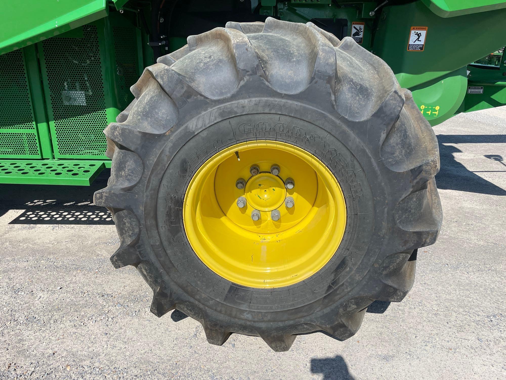 S770 JOHN DEERE COMBINE