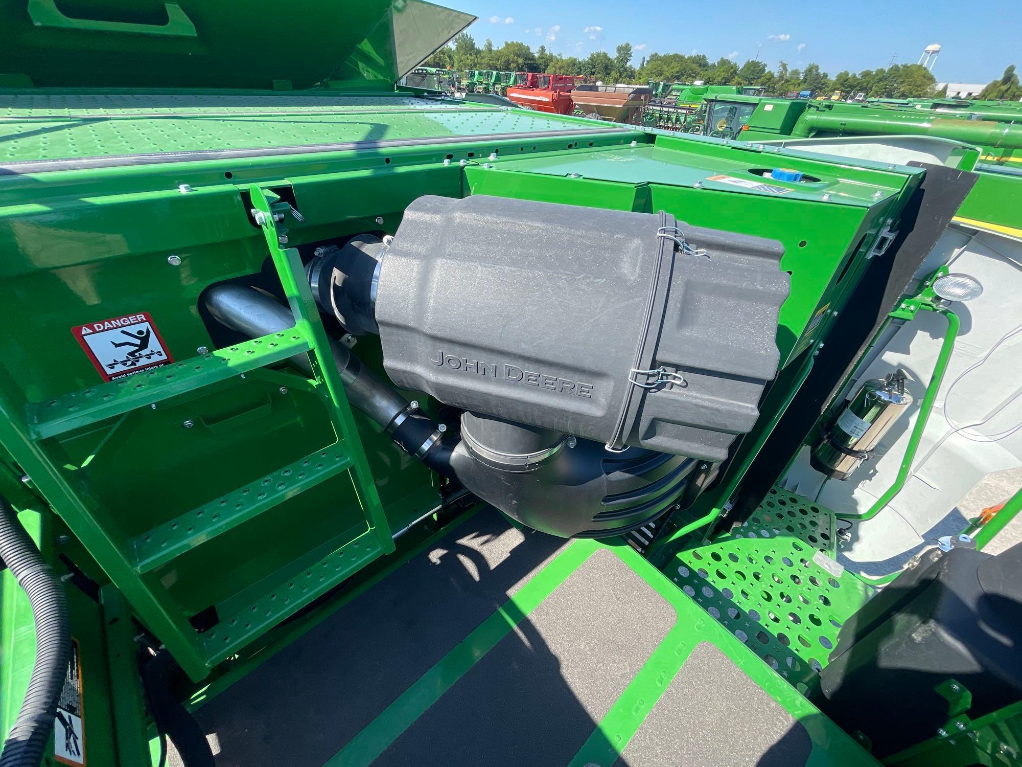 S770 JOHN DEERE COMBINE
