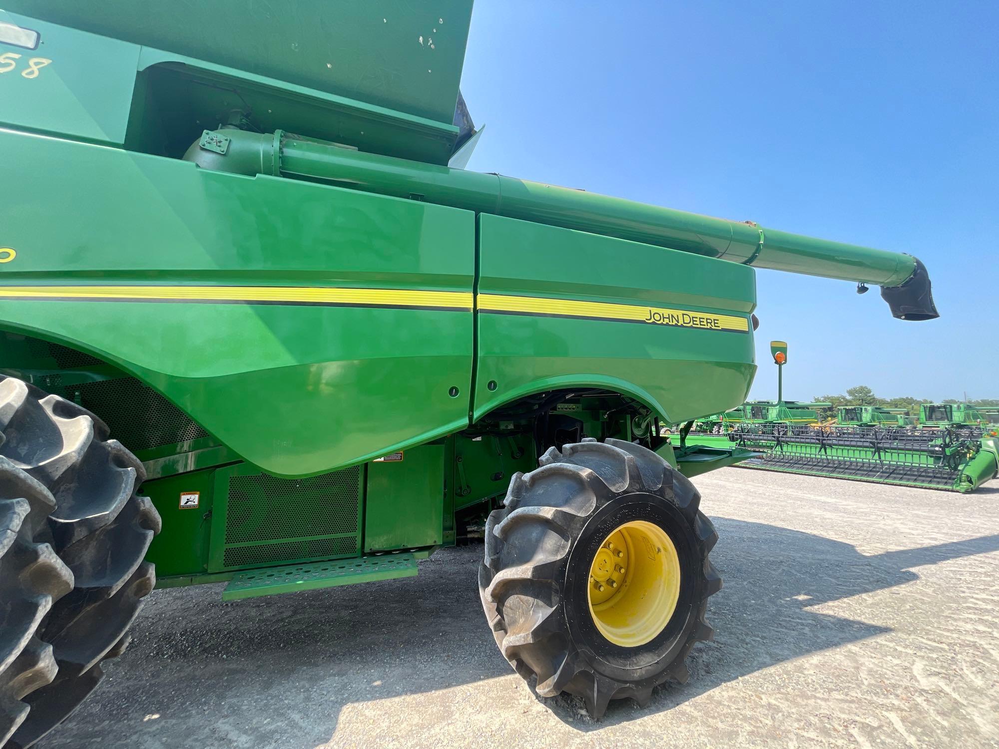S690 JOHN DEERE COMBINE (MOTOR PROBLEMS)