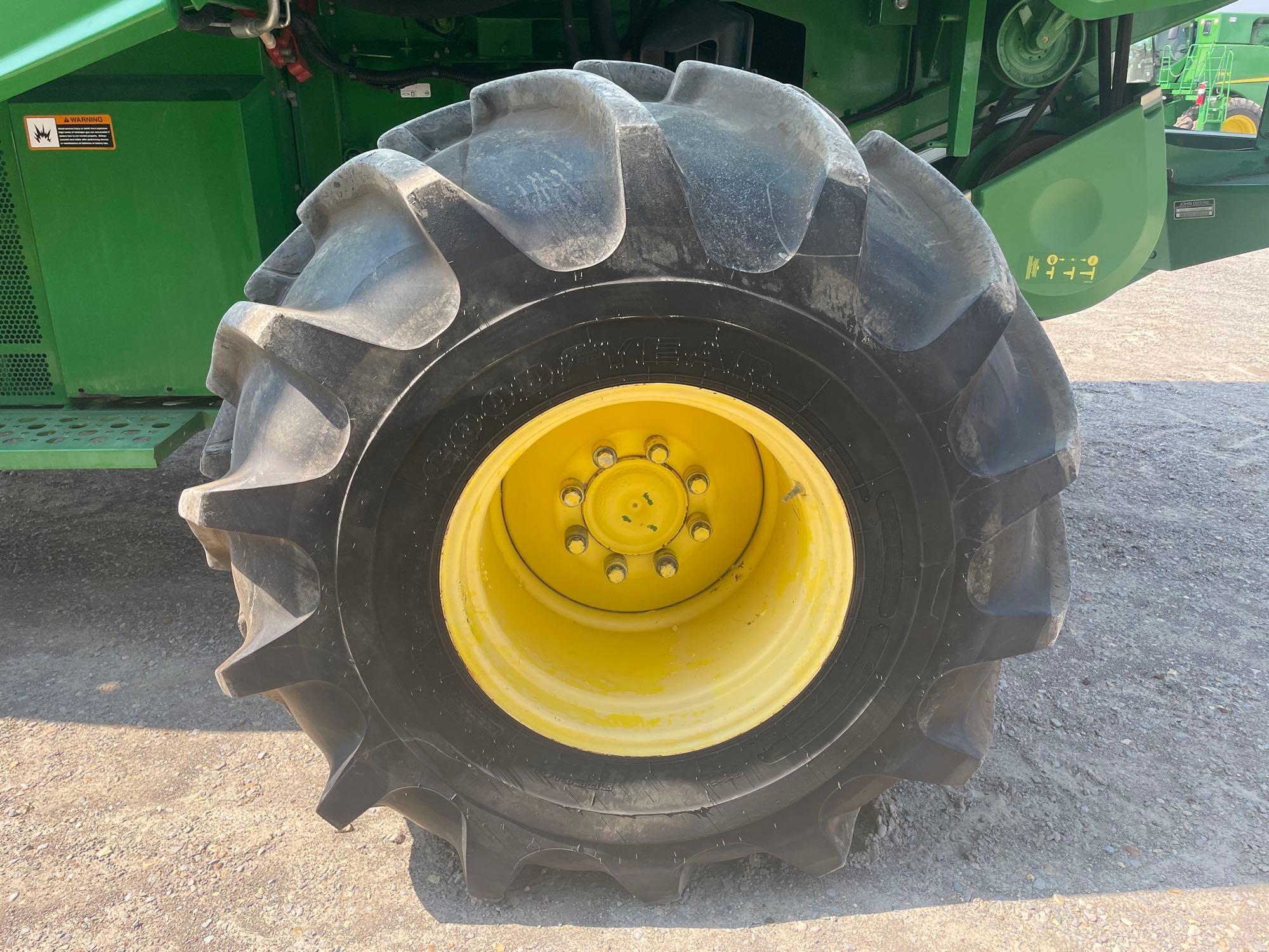 S690 JOHN DEERE COMBINE (MOTOR PROBLEMS)