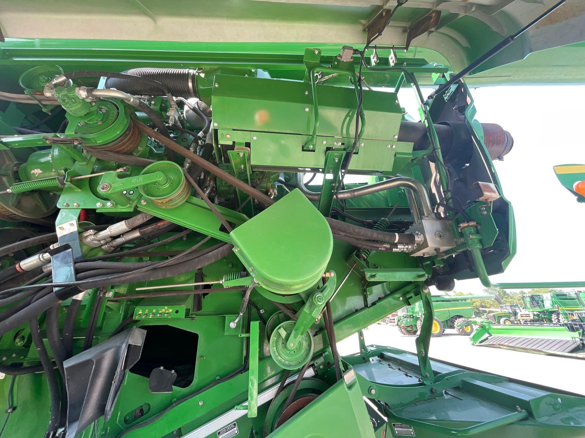 S690 JOHN DEERE COMBINE (MOTOR PROBLEMS)