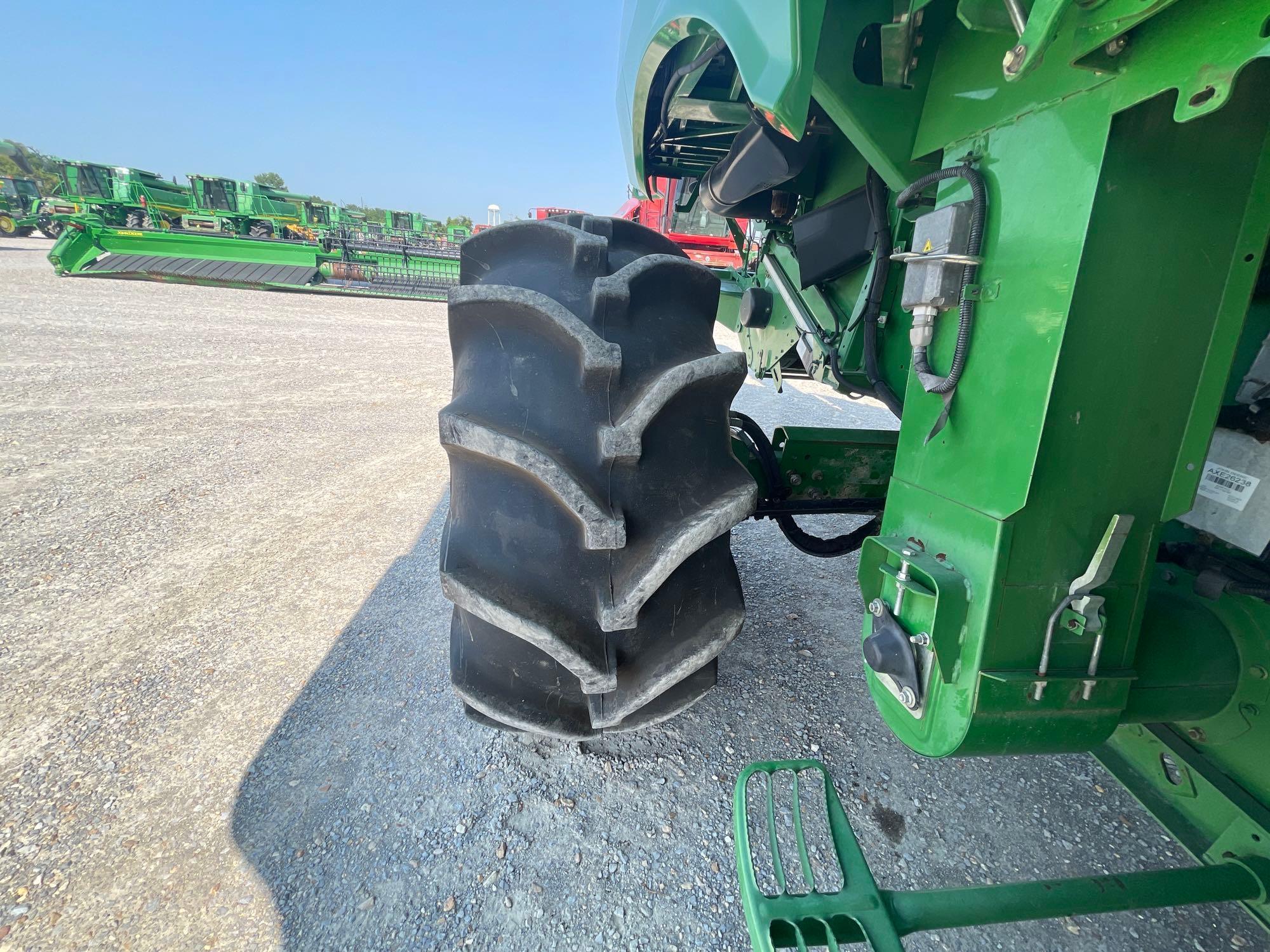 S690 JOHN DEERE COMBINE (MOTOR PROBLEMS)