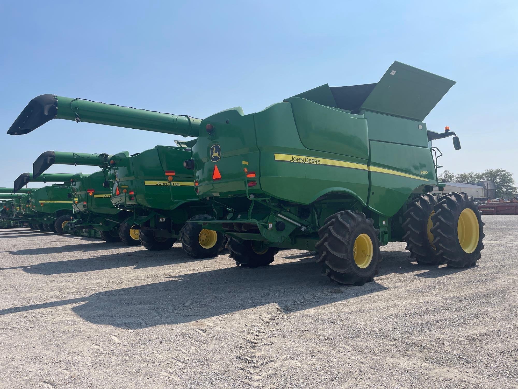 S690 JOHN DEERE COMBINE (MOTOR PROBLEMS)