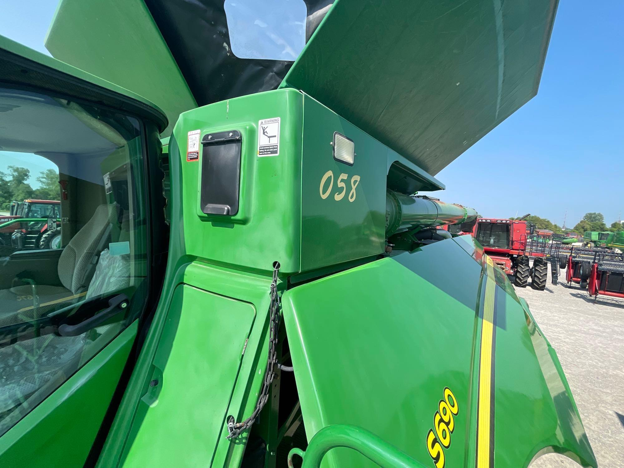 S690 JOHN DEERE COMBINE (MOTOR PROBLEMS)